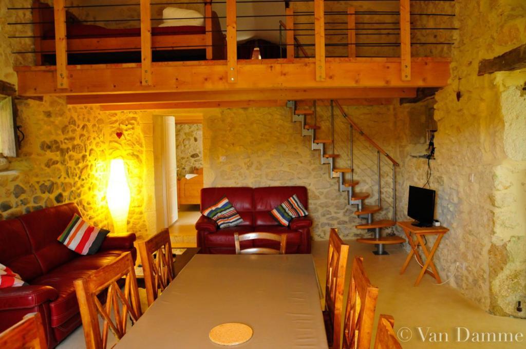 Gites Du Domaine Des Dames Vallon-Pont-dʼArc Dış mekan fotoğraf
