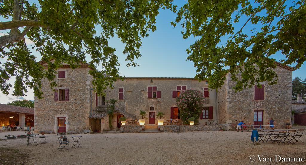 Gites Du Domaine Des Dames Vallon-Pont-dʼArc Dış mekan fotoğraf