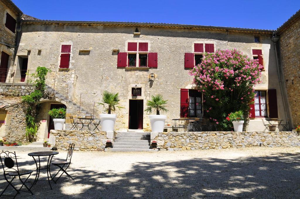 Gites Du Domaine Des Dames Vallon-Pont-dʼArc Dış mekan fotoğraf